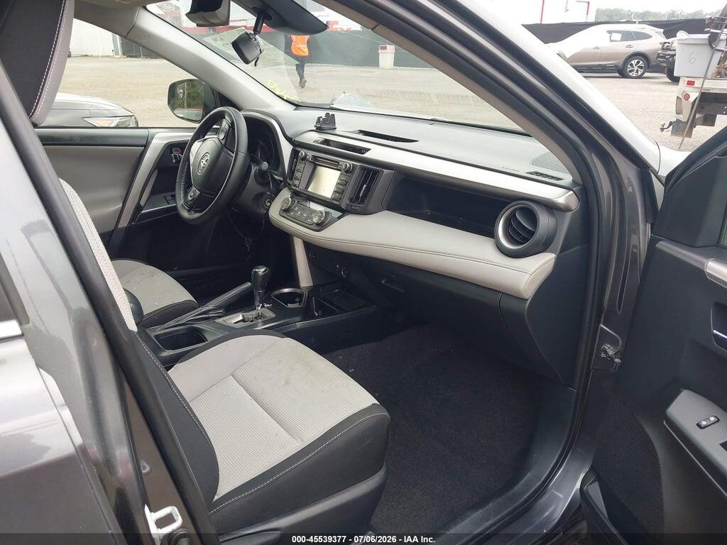 JTMRFREV7HJ701879 2017 TOYOTA RAV4 photo no. 5