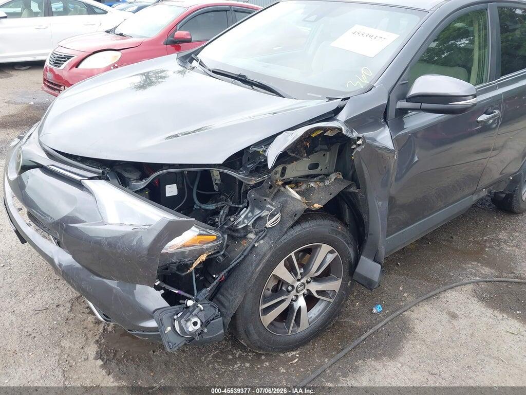 JTMRFREV7HJ701879 2017 TOYOTA RAV4 photo no. 6
