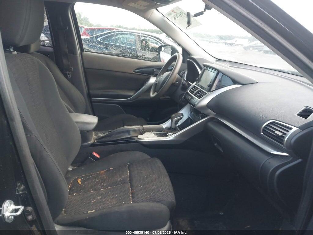 JA4AT3AA7JZ050017 2018 MITSUBISHI ECLIPSE CROSS photo no. 5