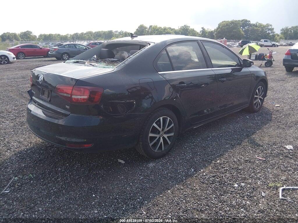 3VWB67AJ3HM332608 2017 VOLKSWAGEN JETTA photo no. 4