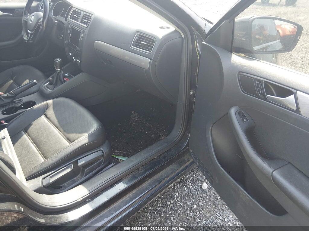 3VWB67AJ3HM332608 2017 VOLKSWAGEN JETTA photo no. 5