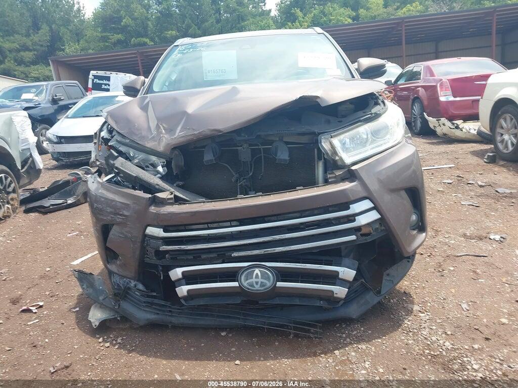5TDKZRFH4JS260836 2018 TOYOTA HIGHLANDER photo no. 12
