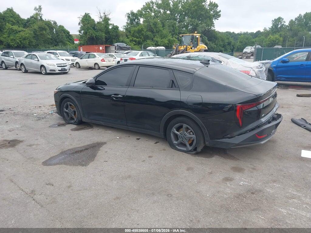 3KPFT4DE1SE221261 2025 KIA K4 photo no. 3