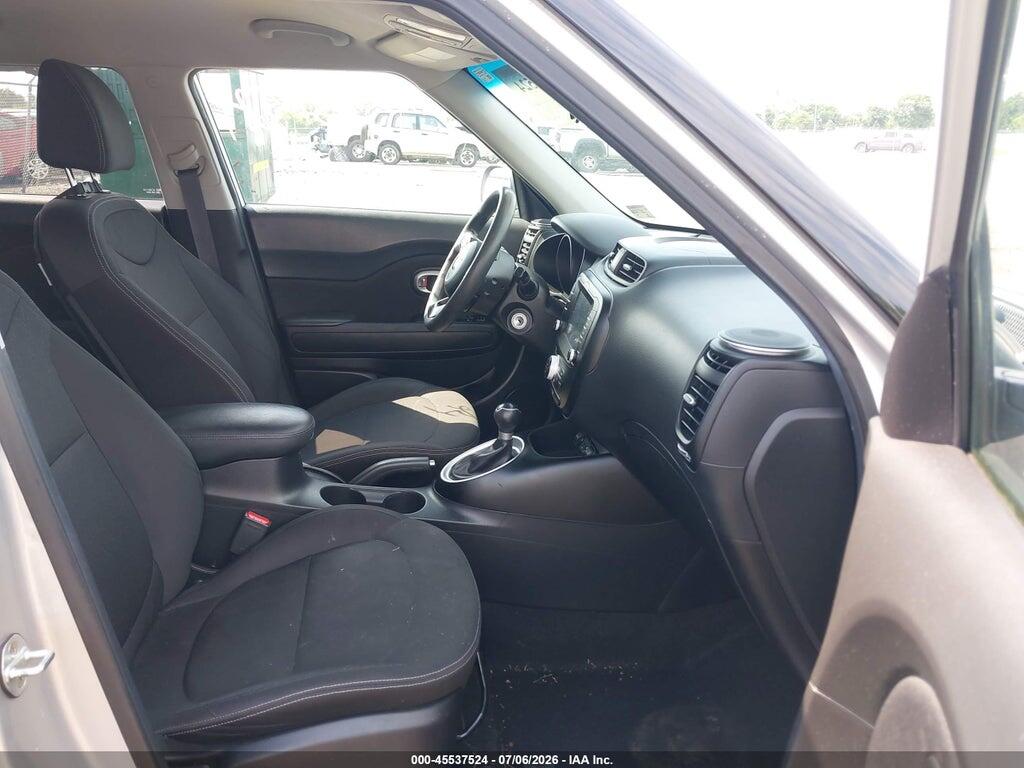 KNDJN2A28J7510428 2018 KIA SOUL photo no. 5