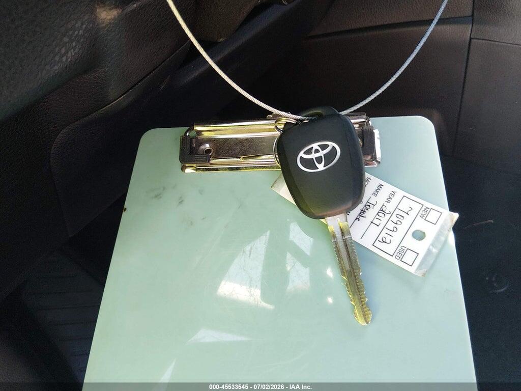 5YFBURHEXHP709912 2017 TOYOTA COROLLA photo no. 11