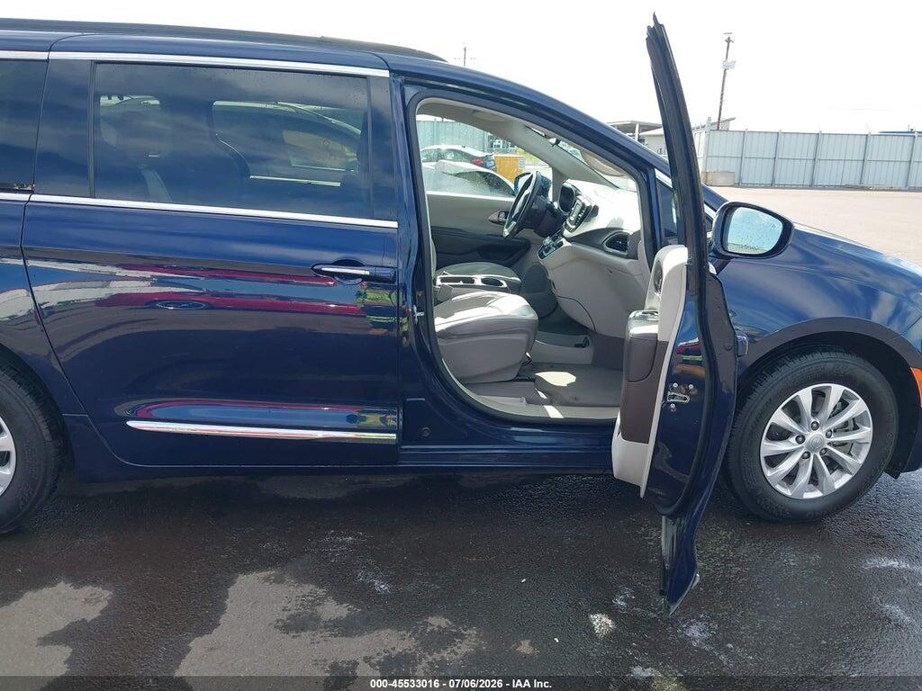 2C4RC1BG6HR720516 2017 CHRYSLER PACIFICA photo no. 5