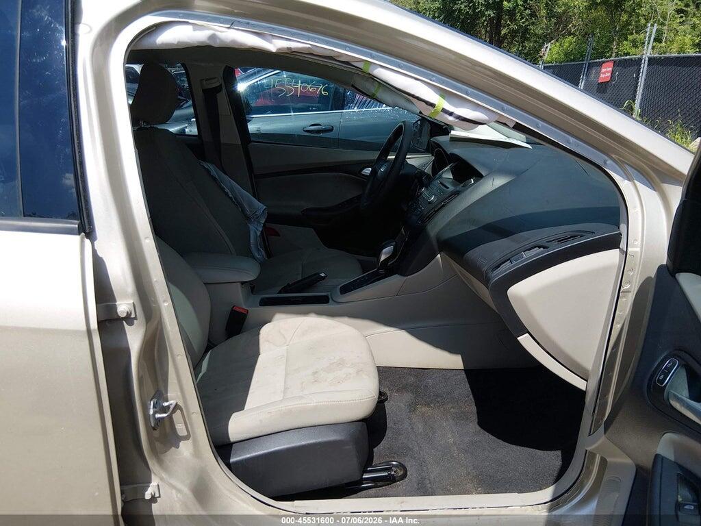 1FADP3F27HL324814 2017 FORD FOCUS photo no. 5