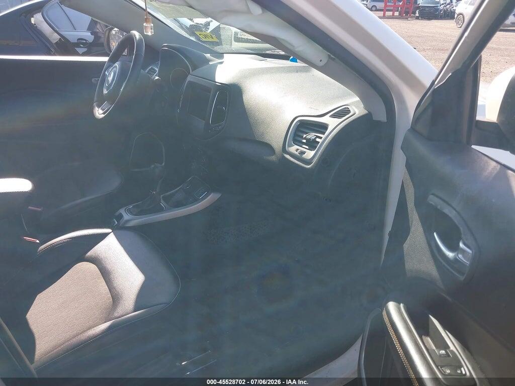 3C4NJDBB8KT741933 2019 JEEP COMPASS photo no. 5