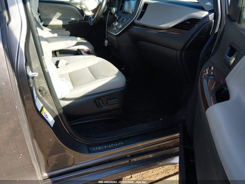 5TDDZ3DC9JS200015 2018 TOYOTA SIENNA photo no. 5