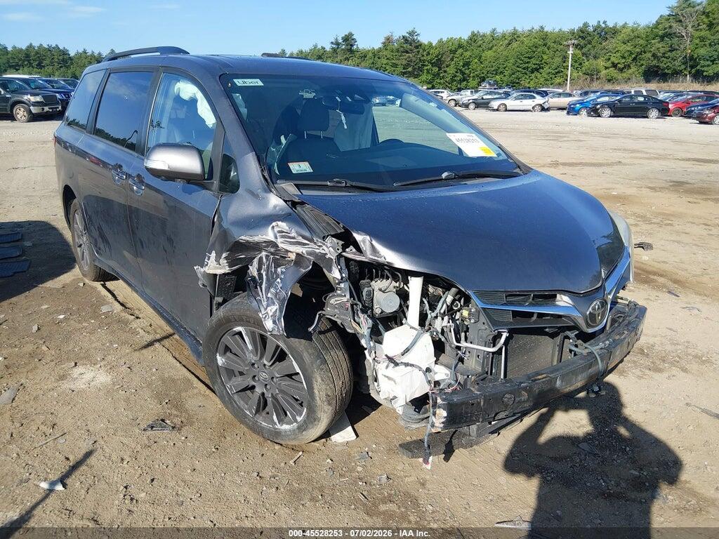 5TDDZ3DC9JS200015 2018 TOYOTA SIENNA photo no. 6