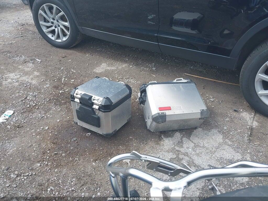 WB10A1202JZ968112 2018 BMW R1200 photo no. 10