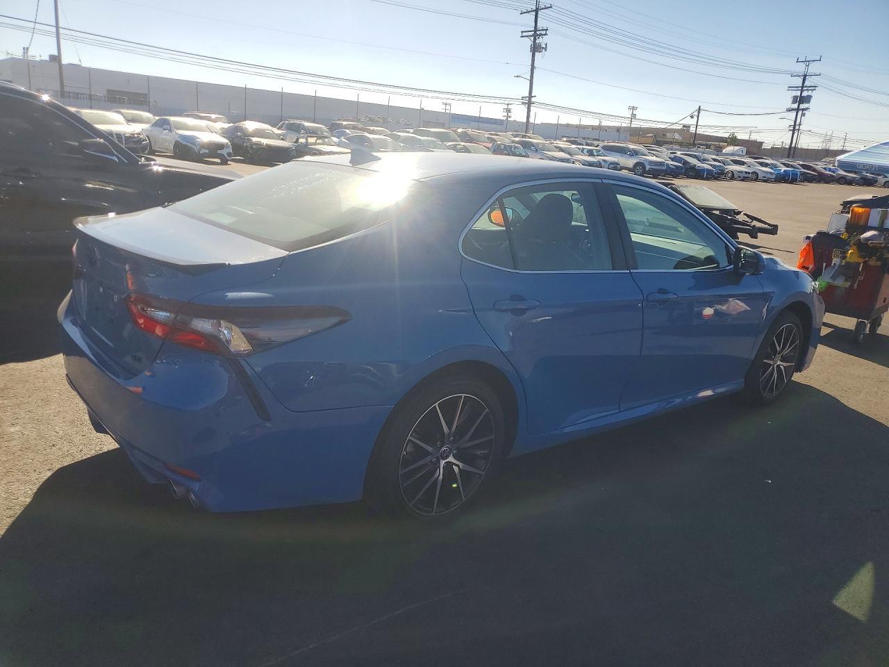 4T1G11AK3PU103025 2023 TOYOTA CAMRY photo no. 3