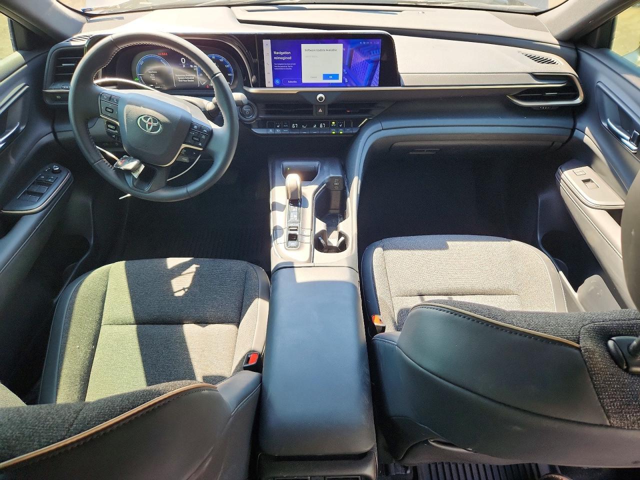 2023 TOYOTA CROWN XLE — Фото 8 из 12