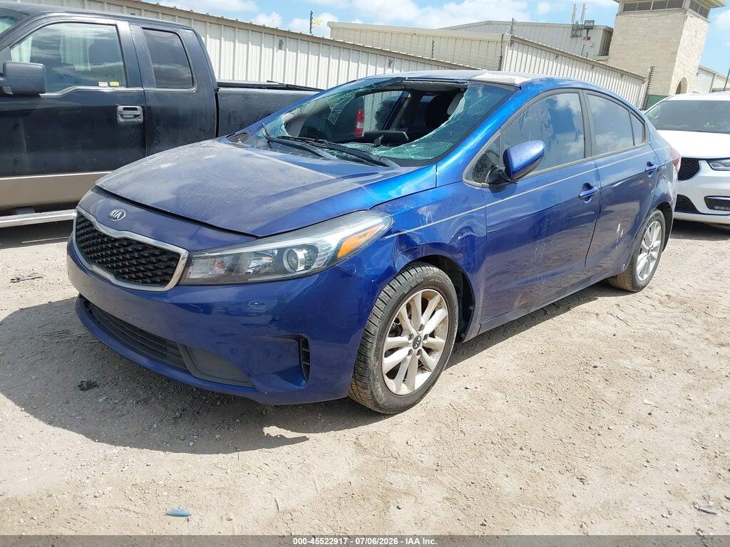 3KPFL4A73HE140132 2017 KIA FORTE photo no. 2