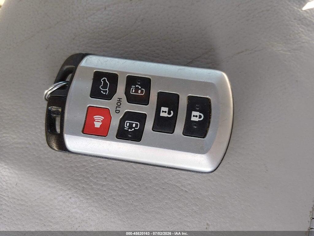 5TDDZ3DC7JS208257 2018 TOYOTA SIENNA photo no. 11