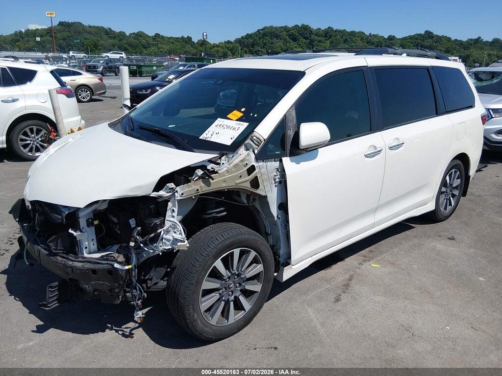 5TDDZ3DC7JS208257 2018 TOYOTA SIENNA photo no. 2