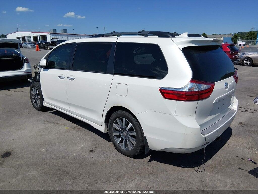 5TDDZ3DC7JS208257 2018 TOYOTA SIENNA photo no. 3