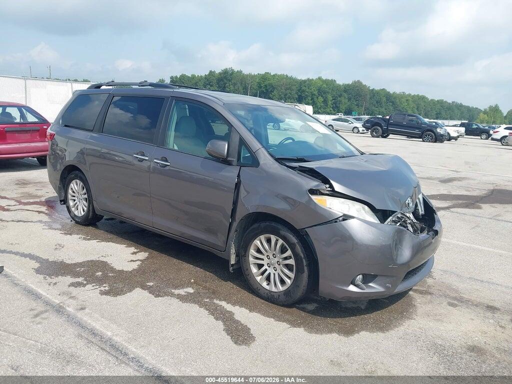 5TDYZ3DC9HS786775 2017 TOYOTA SIENNA photo no. 1