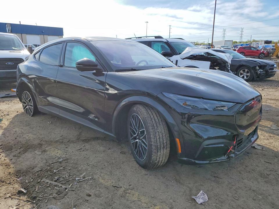 2025 FORD MUSTANG MACH-E PREMIUM — Фото 4 из 13