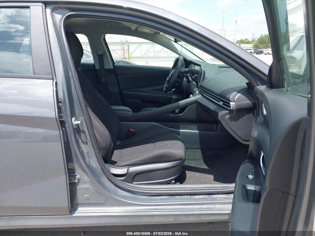 KMHLM4DG1RU685823 2024 HYUNDAI ELANTRA photo no. 5