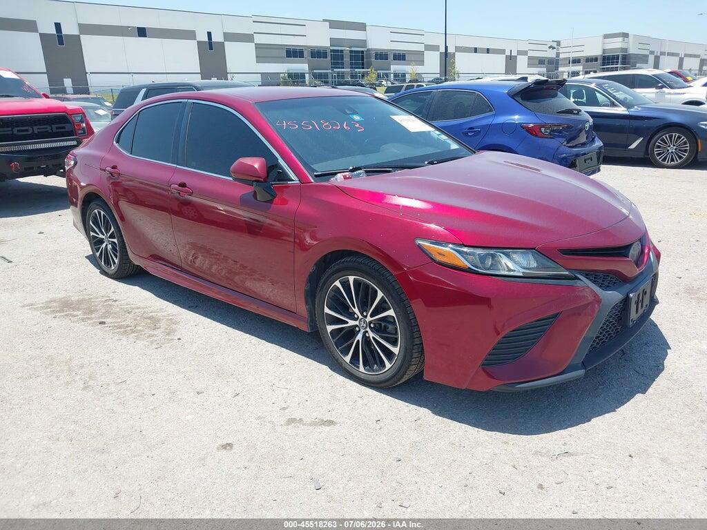 4T1B11HK1JU585632 2018 TOYOTA CAMRY photo no. 1