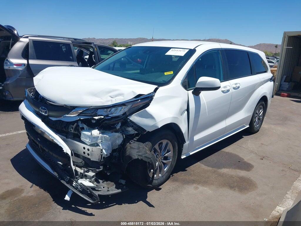 5TDKRKEC0PS157600 2023 TOYOTA SIENNA photo no. 2