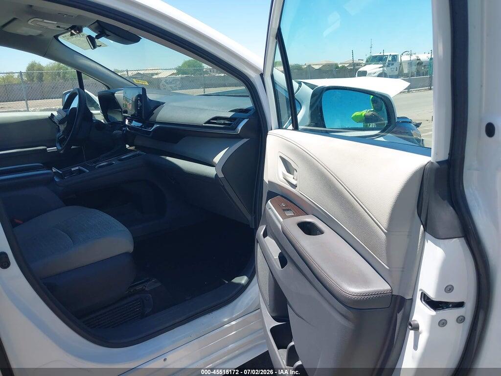 5TDKRKEC0PS157600 2023 TOYOTA SIENNA photo no. 5