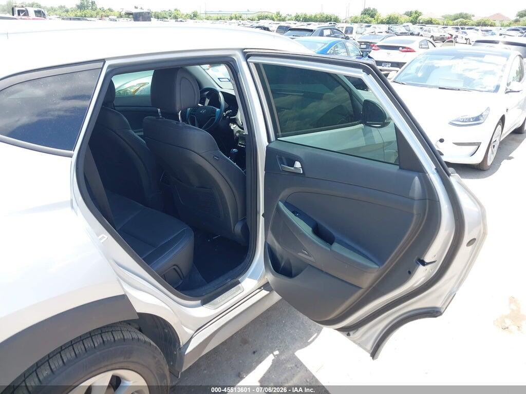 KM8J33A48JU765879 2018 HYUNDAI TUCSON photo no. 8