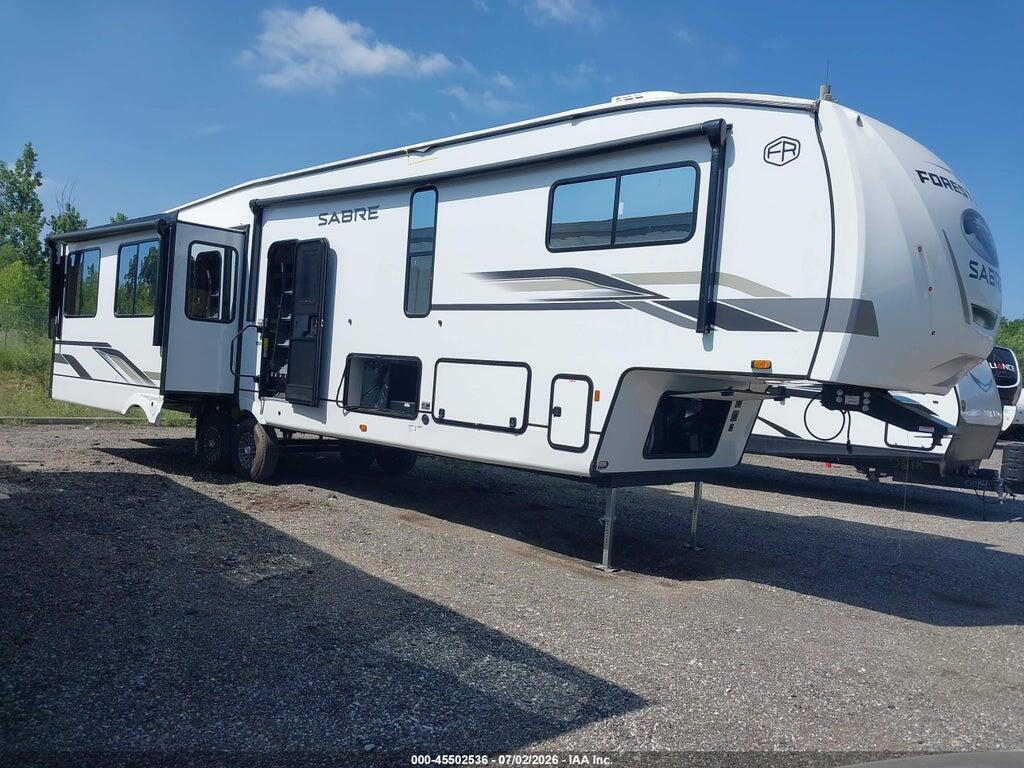 5ZT3SR1B8S6116167 2025 FOREST RIVER SABRE photo no. 1