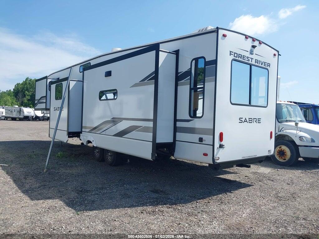 5ZT3SR1B8S6116167 2025 FOREST RIVER SABRE photo no. 3