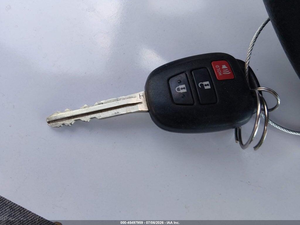 2T3BFREV7HW655067 2017 TOYOTA RAV4 photo no. 11