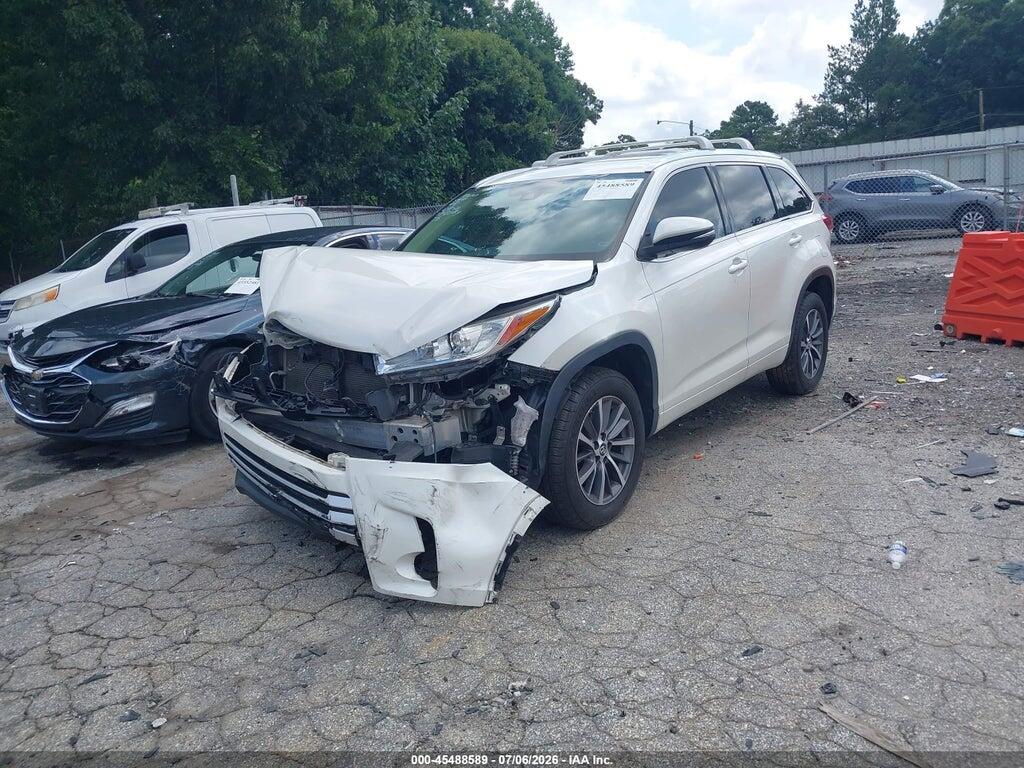 5TDKZRFH8JS550349 2018 TOYOTA HIGHLANDER photo no. 2