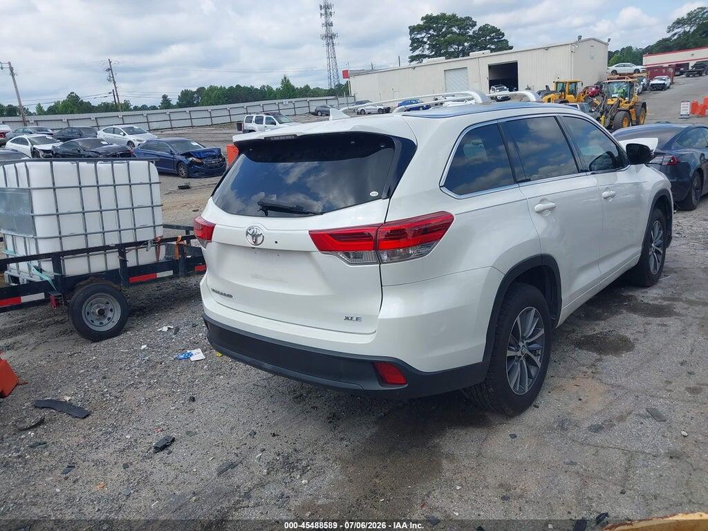 5TDKZRFH8JS550349 2018 TOYOTA HIGHLANDER photo no. 4