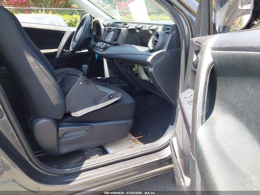 JTMBFREV8JJ730833 2018 TOYOTA RAV4 photo no. 5