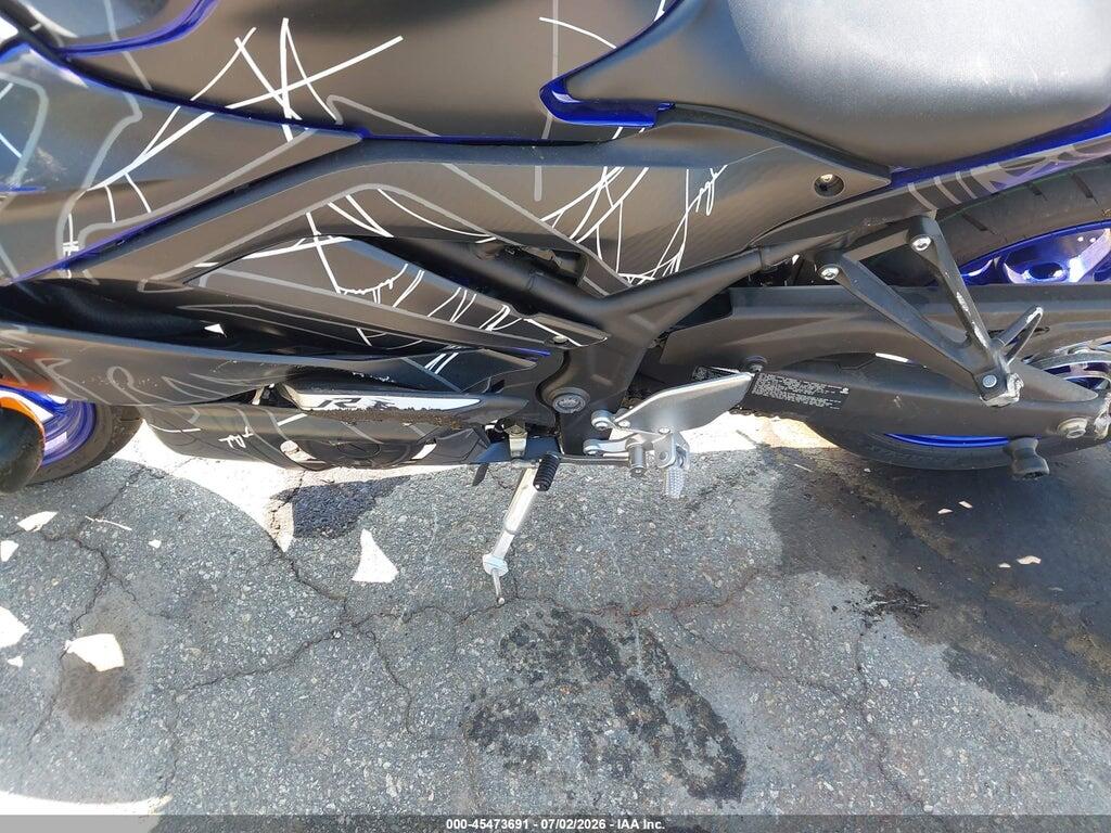 MH3RH18Y8RK017132 2024 YAMAHA YZFR3 photo no. 9