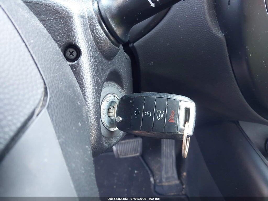 KNDJN2A24K7000496 2019 KIA SOUL photo no. 11