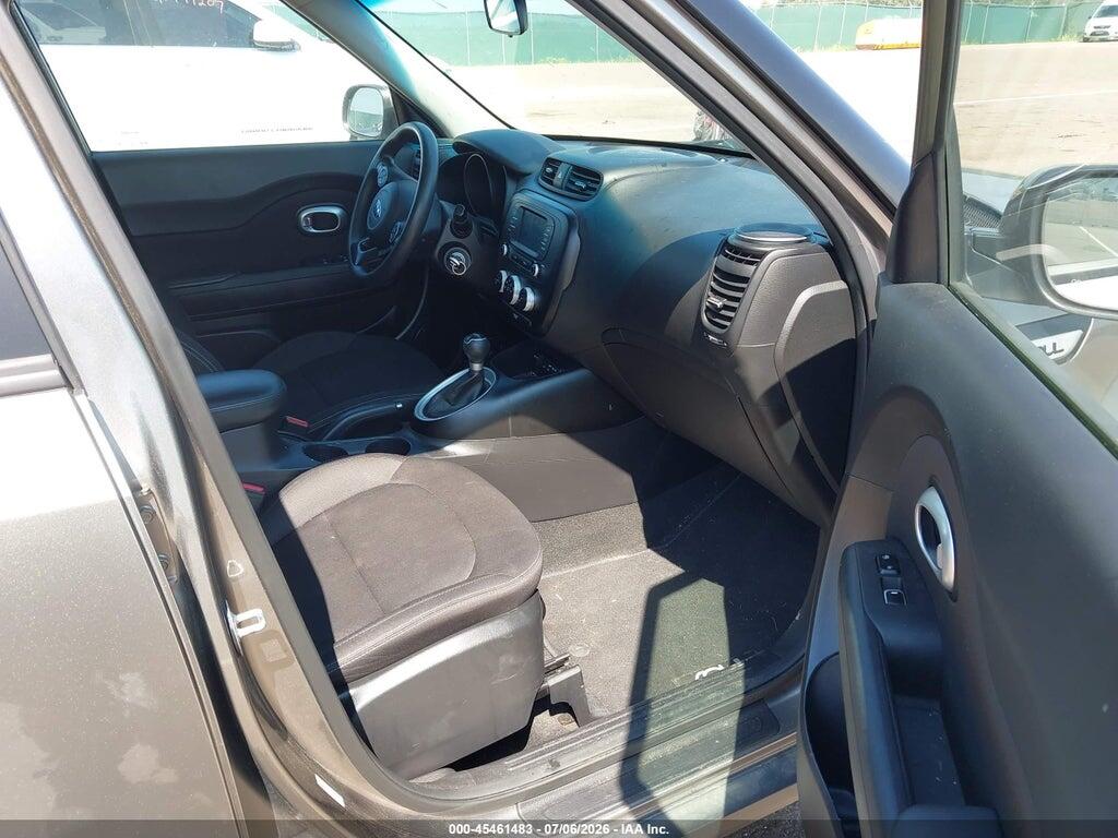 KNDJN2A24K7000496 2019 KIA SOUL photo no. 5