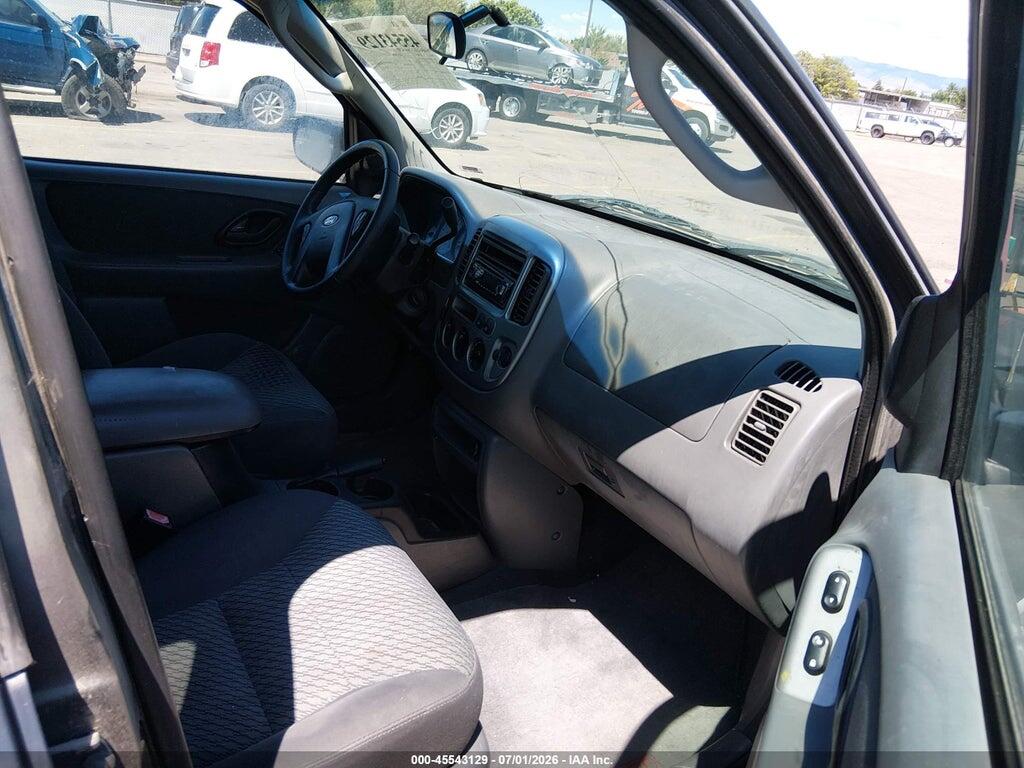 1FMCU931X3KA79174 2003 FORD ESCAPE photo no. 5