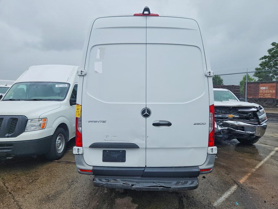 2021 MERCEDES-BENZ SPRINTER 2500 DELIVERY VAN — Фото 6 из 13