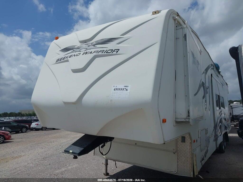 5HRSS403X7C019511 2007 WEEKEND WARRIOR TOY HAULER photo no. 2
