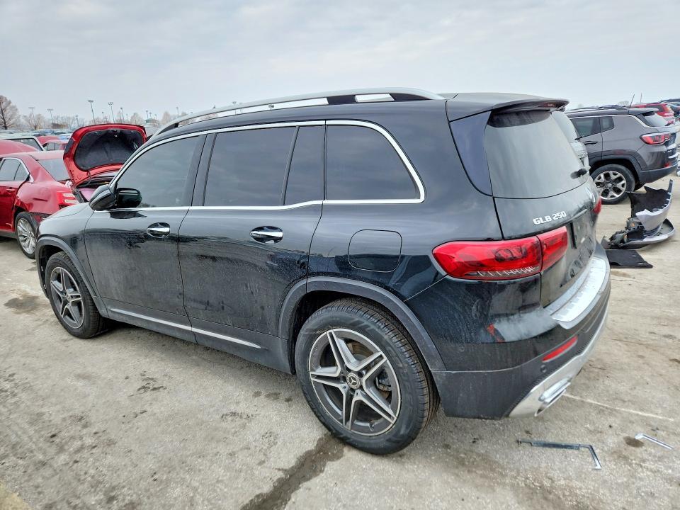 2020 MERCEDES-BENZ GLB 250 4MATIC — Фото 2 из 14