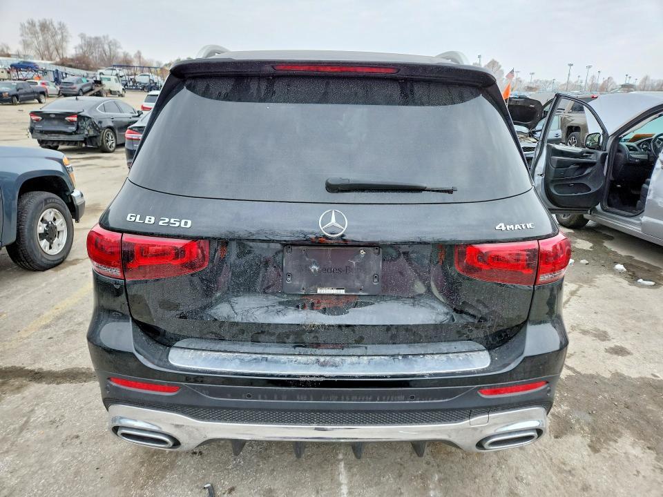 2020 MERCEDES-BENZ GLB 250 4MATIC — Фото 6 из 14