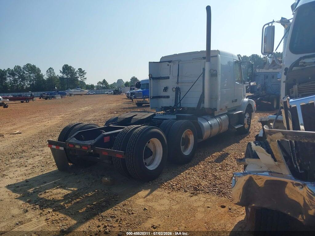 4V4MC9EH8FN923905 2015 VOLVO VN photo no. 4
