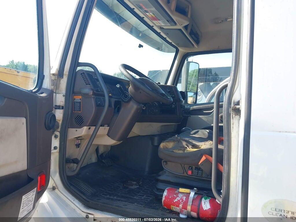 4V4MC9EH8FN923905 2015 VOLVO VN photo no. 6