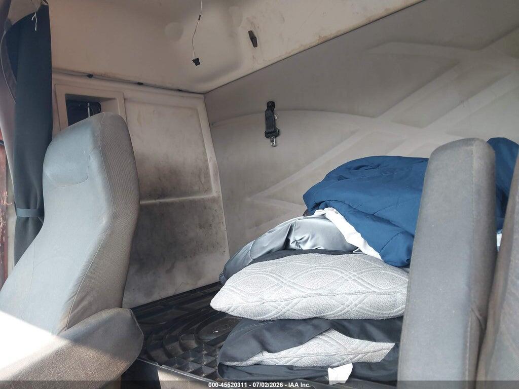 4V4MC9EH8FN923905 2015 VOLVO VN photo no. 7