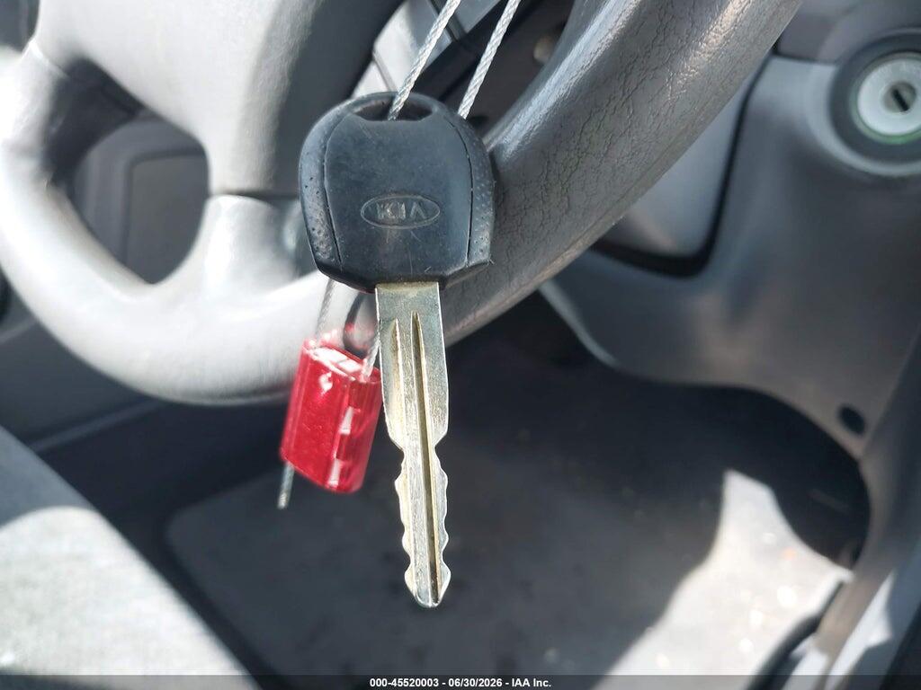 KNAGD126055419211 2005 KIA OPTIMA photo no. 11