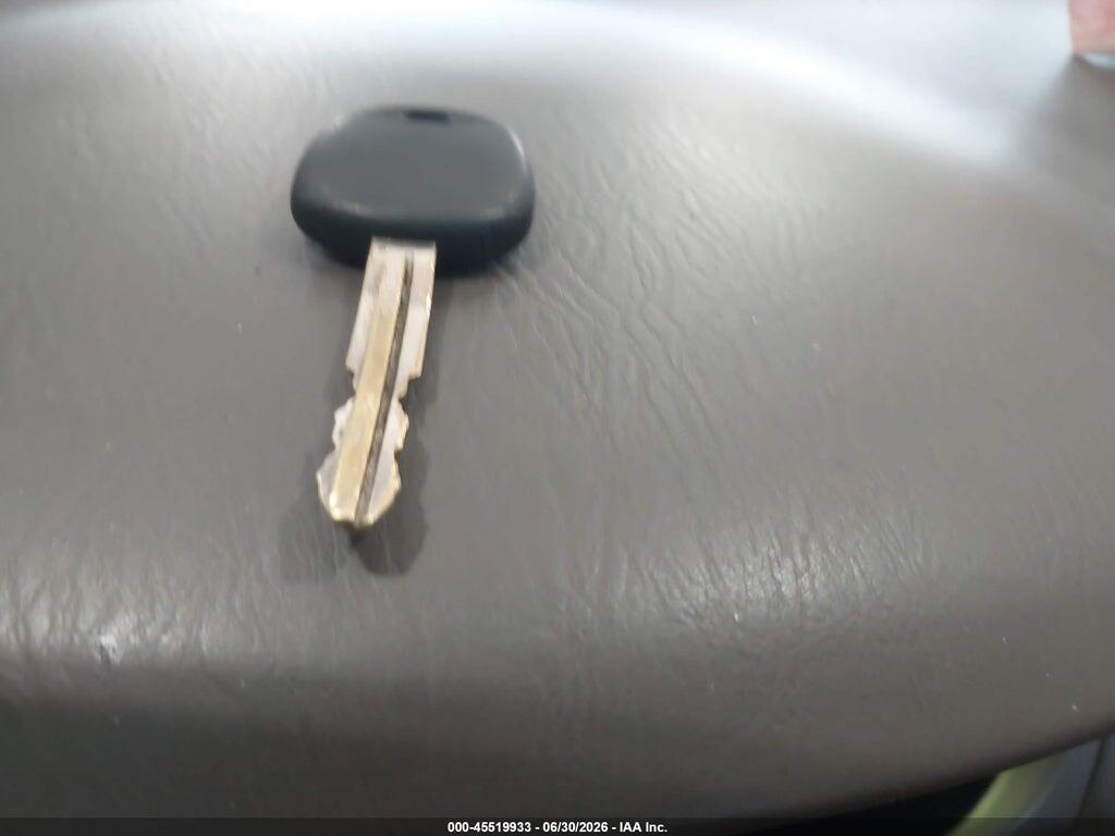 JTEEW21A360004507 2006 TOYOTA HIGHLANDER HYBRID photo no. 11