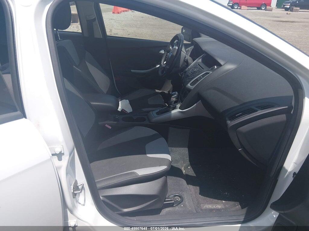 1FAHP3K2XCL311068 2012 FORD FOCUS photo no. 5