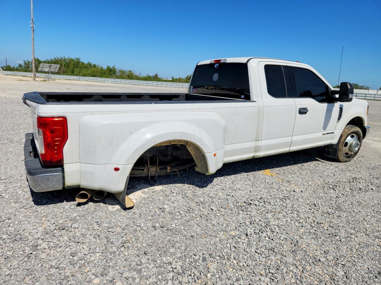 2019 FORD F350 XLT DRW  6.7L V8 TDSL EXT CAB — Фото 3 из 14