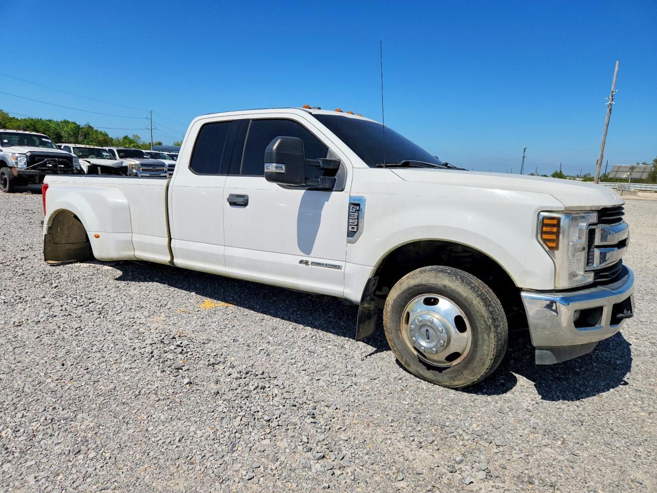 2019 FORD F350 XLT DRW  6.7L V8 TDSL EXT CAB — Фото 4 из 14